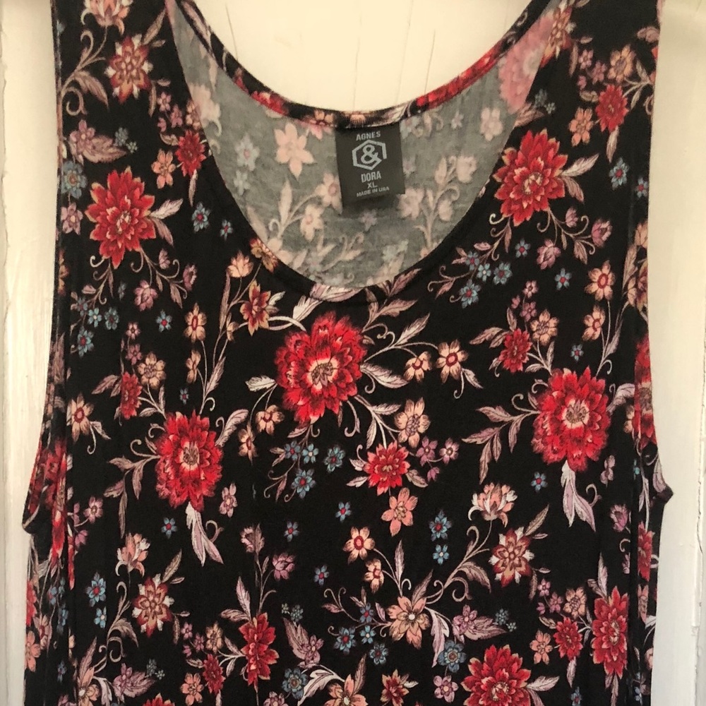 Agnes & Dora floral print Essential Tank